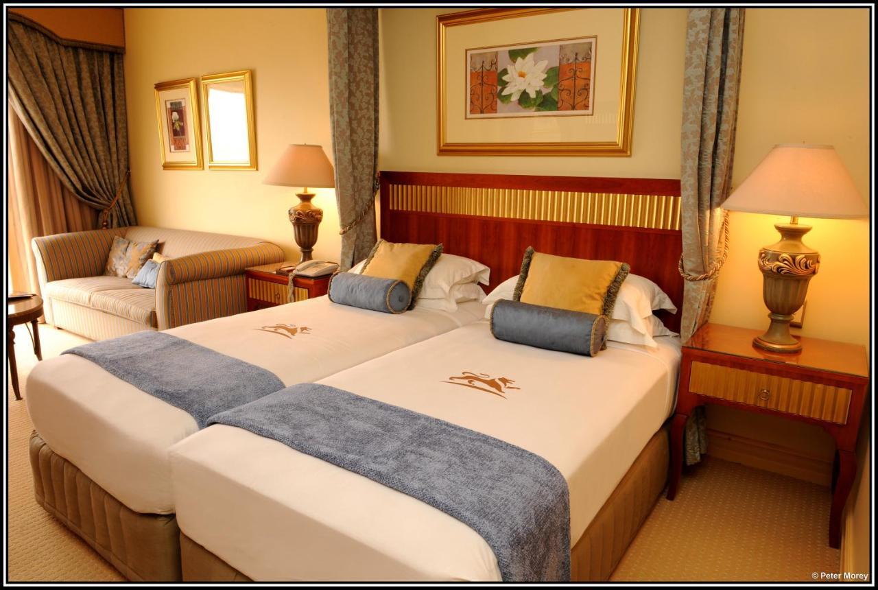 Peermont D'Oreale Grande At Emperors Palace Kempton Park Oda fotoğraf